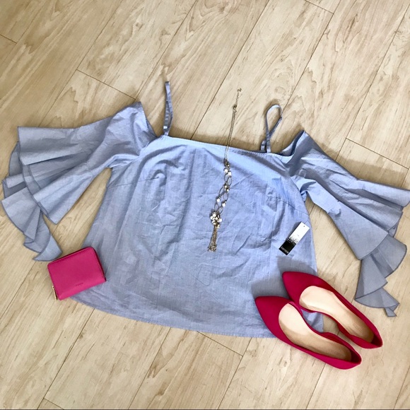 Kensie Tops - NWT Kensie Cold Shoulder Ruffle Bell Sleeve Top